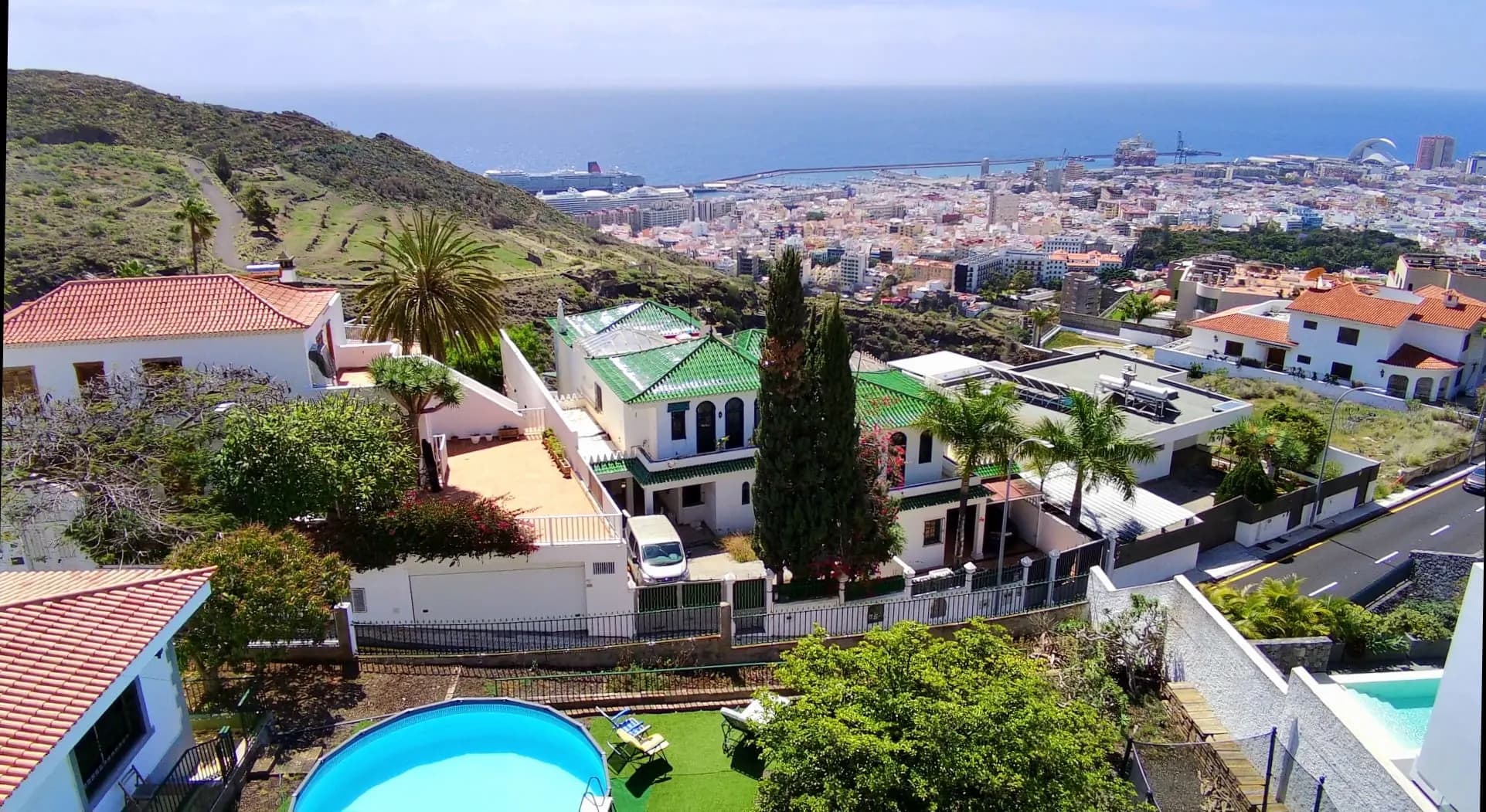 Blue Paradise house in Ifara with Santa Cruz and the Atlantic Ocean below.
