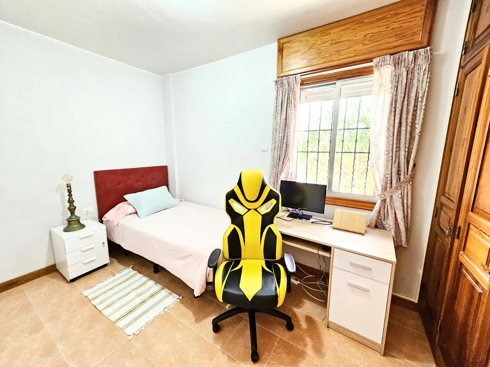 Banana Room at Blue Paradise, private room photo 1.