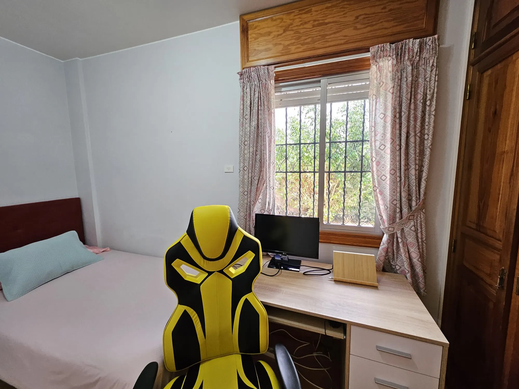 Banana Room at Blue Paradise, private room photo 2.